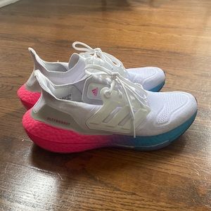 EXCELLENT Condition 2022 Adidas Ultraboost Womens 8